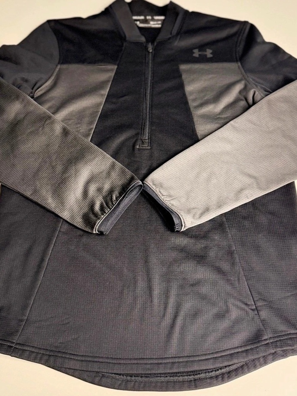Under Armour Men's Quarter Zip Black & Gray Size Medium.